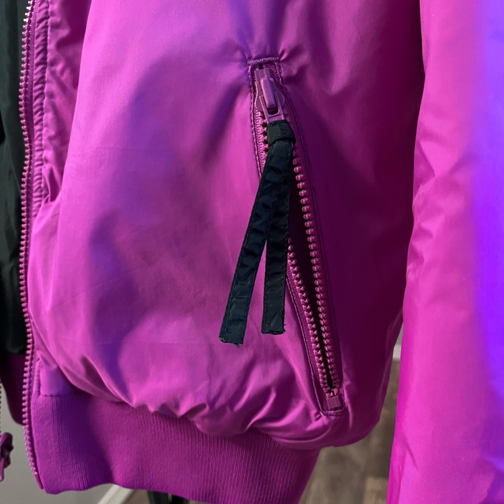 COLUMBIA Sportswear REVERSIBLE Fuchsia & Black medium weight NYLON Jacket - Picture 11 of 15